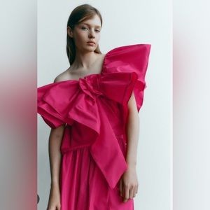 Zara asymmetrical flower top